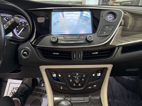 Used 2020 Buick Envision Preferred AWD/4WD image 17