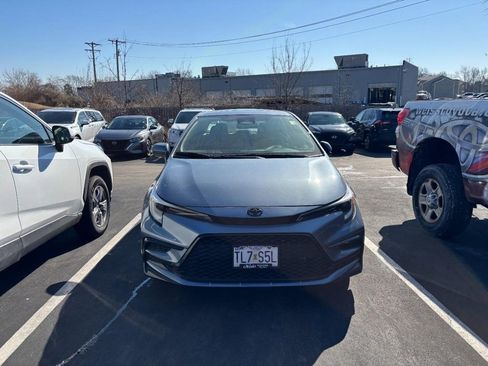 Used 2024 Toyota Corolla SE w/ SE Premium Package image 2