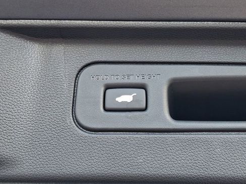 Used 2025 Honda Pilot Touring image 33