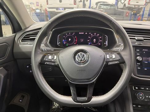 Used 2021 Volkswagen Tiguan SEL AWD/4WD image 18