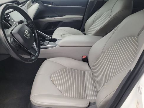 Used 2020 Toyota Camry SE FWD image 17
