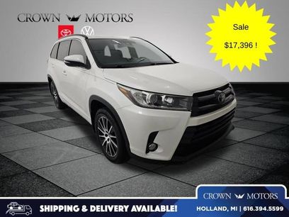Used 2017 Toyota Highlander SE