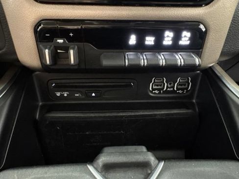 Used 2019 RAM 1500 Laramie AWD/4WD image 45