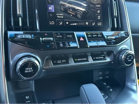 New 2026 Lexus LX 700h Luxury image 32