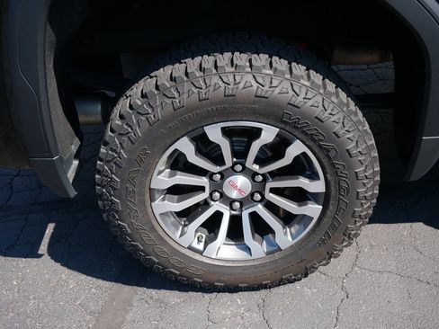 Certified 2022 GMC Sierra 1500 AT4 w/ AT4 Premium Package AWD/4WD image 8