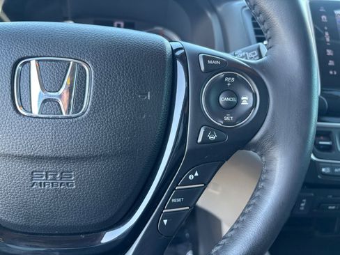 Certified 2018 Honda Pilot Touring image 32