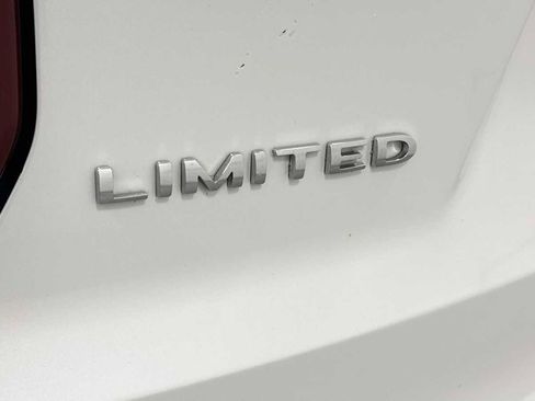 Used 2017 Ford Explorer Limited image 29