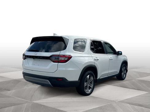 Used 2025 Honda Pilot EX-L image 8