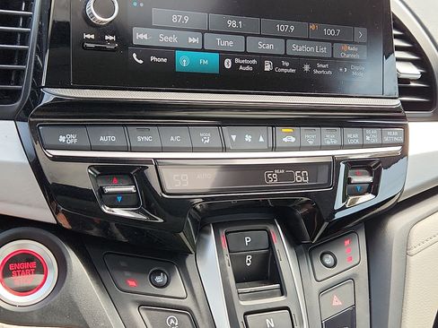 Certified 2025 Honda Odyssey EX-L image 17