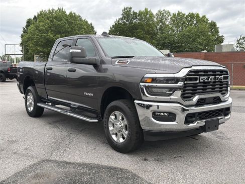Used 2026 RAM 2500 Big Horn AWD/4WD image 3
