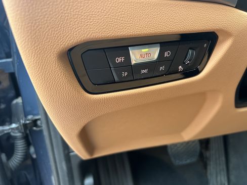 Certified 2025 BMW 330i Sedan image 37