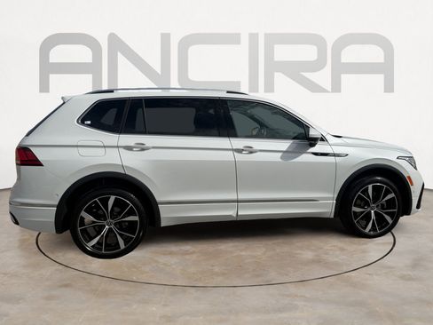 Used 2024 Volkswagen Tiguan SEL R-Line w/ MDO Package, Two-Row AWD/4WD image 11