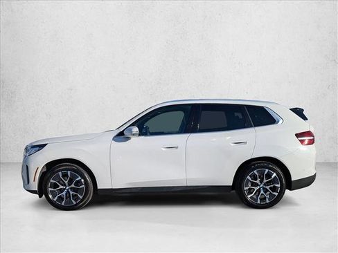 Used 2025 BMW X3 xDrive30i w/ Premium Package image 9