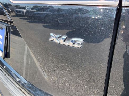 Used 2022 Toyota Corolla Cross XLE image 9