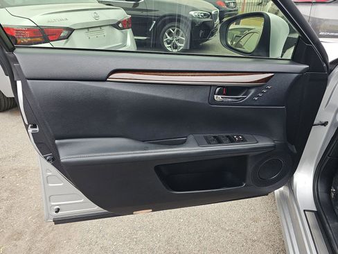 Used 2015 Lexus ES 350 w/ Ultra Luxury Package image 7