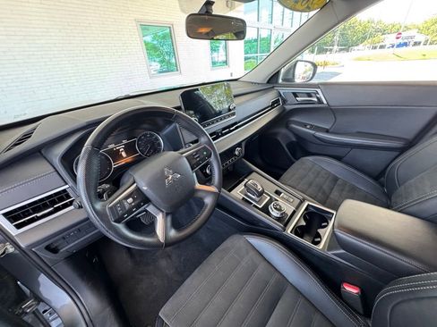 Used 2024 Mitsubishi Outlander SE AWD/4WD image 11