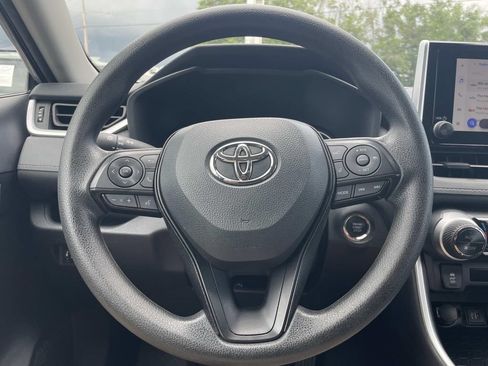 Used 2025 Toyota RAV4 XLE AWD/4WD image 21