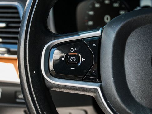 Used 2022 Volvo XC90 T6 Momentum w/ Protection Package Premier AWD/4WD image 13