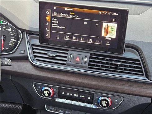 Used 2023 Audi Q5 2.0T Premium w/ Convenience Package image 13