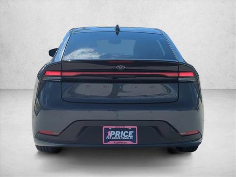 Used 2024 Toyota Prius LE FWD image 6