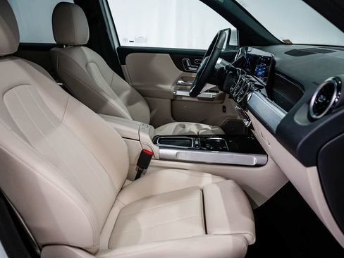 Used 2026 Mercedes-Benz GLB 250 image 16