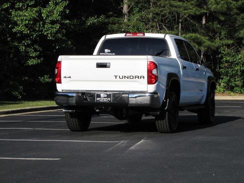 Used 2016 Toyota Tundra SR5 w/ SR5 Upgrade Package AWD/4WD image 10