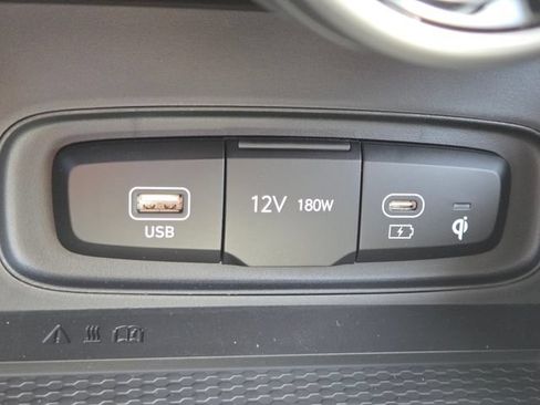 New 2026 Hyundai Venue SEL FWD image 9