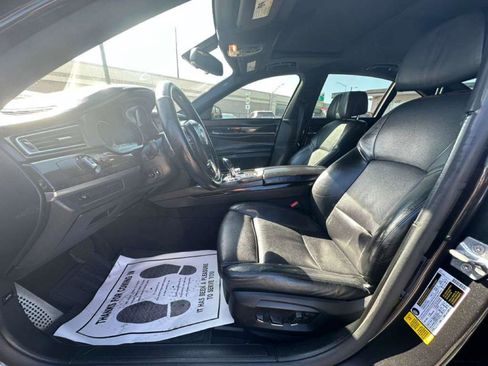 Used 2015 BMW 740i image 8
