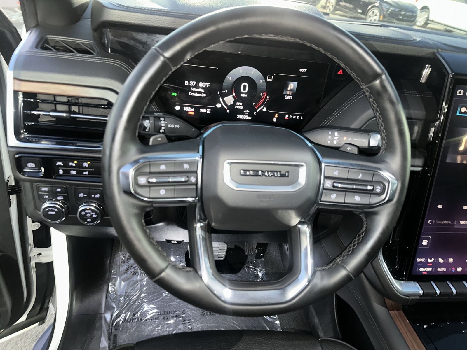 Used 2025 GMC Yukon Denali AWD/4WD image 17