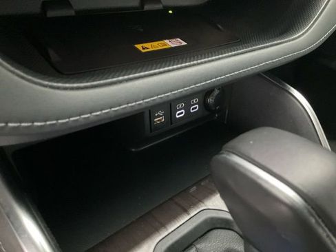 Used 2023 Toyota Highlander Limited image 15