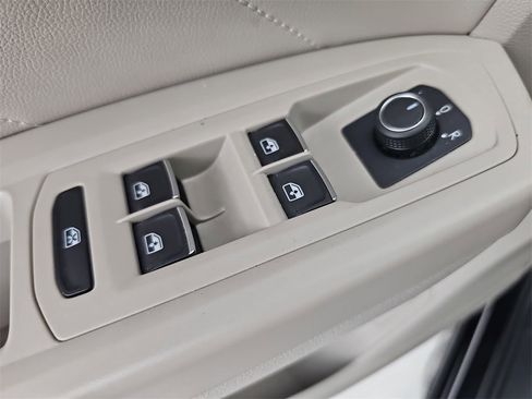 Used 2023 Volkswagen Atlas SEL R-Line image 43