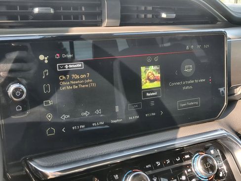 Used 2024 GMC Sierra 2500 Denali w/ Denali Reserve Package image 13