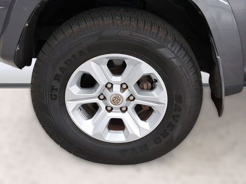 Used 2015 Toyota 4Runner SR5 image 11