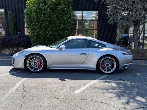 Used 2018 Porsche 911 Carrera GTS RWD image 9