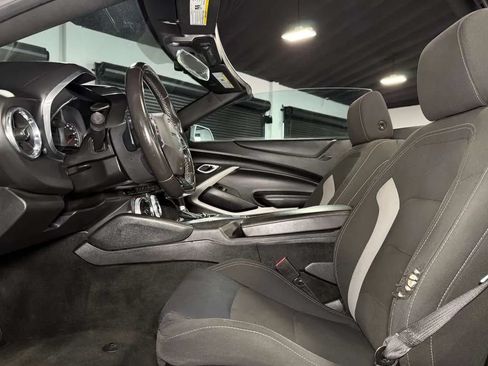 Used 2019 Chevrolet Camaro LT RWD image 21