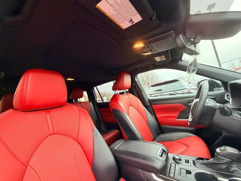 Used 2022 Toyota Highlander XSE image 35