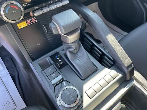 Used 2025 Toyota Tacoma SR5 w/ SR5 Upgrade Package image 20