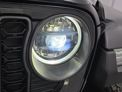 Used 2024 Jeep Wrangler Unlimited Rubicon 4xe w/ Technology Group image 30