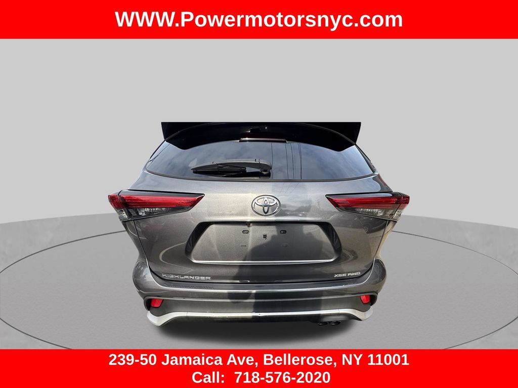 Used 2023 Toyota Highlander XSE AWD/4WD image 10
