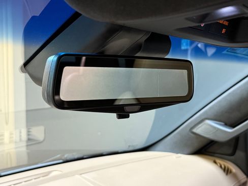 Used 2018 Cadillac Escalade Platinum image 19