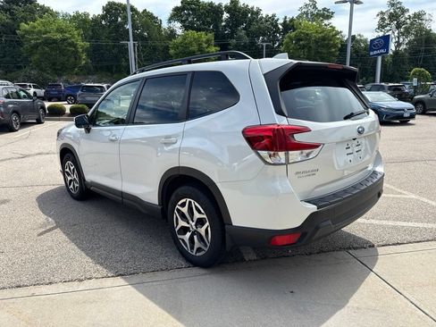 Used 2023 Subaru Forester Premium AWD/4WD image 6