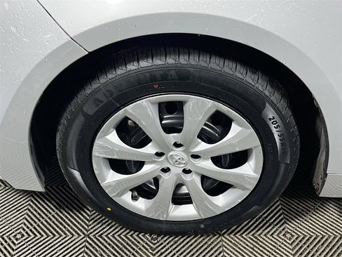 Certified 2021 Toyota Corolla LE image 27
