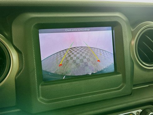 Used 2023 Jeep Wrangler Unlimited w/ Convenience Group image 21