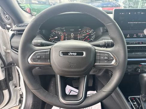 Used 2023 Jeep Compass Latitude w/ Sun and Sound Group AWD/4WD image 16