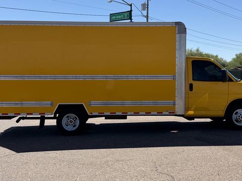 Used 2017 GMC Savana 3500 Extended RWD image 25