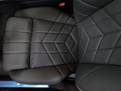 Used 2026 BMW 750e xDrive image 18