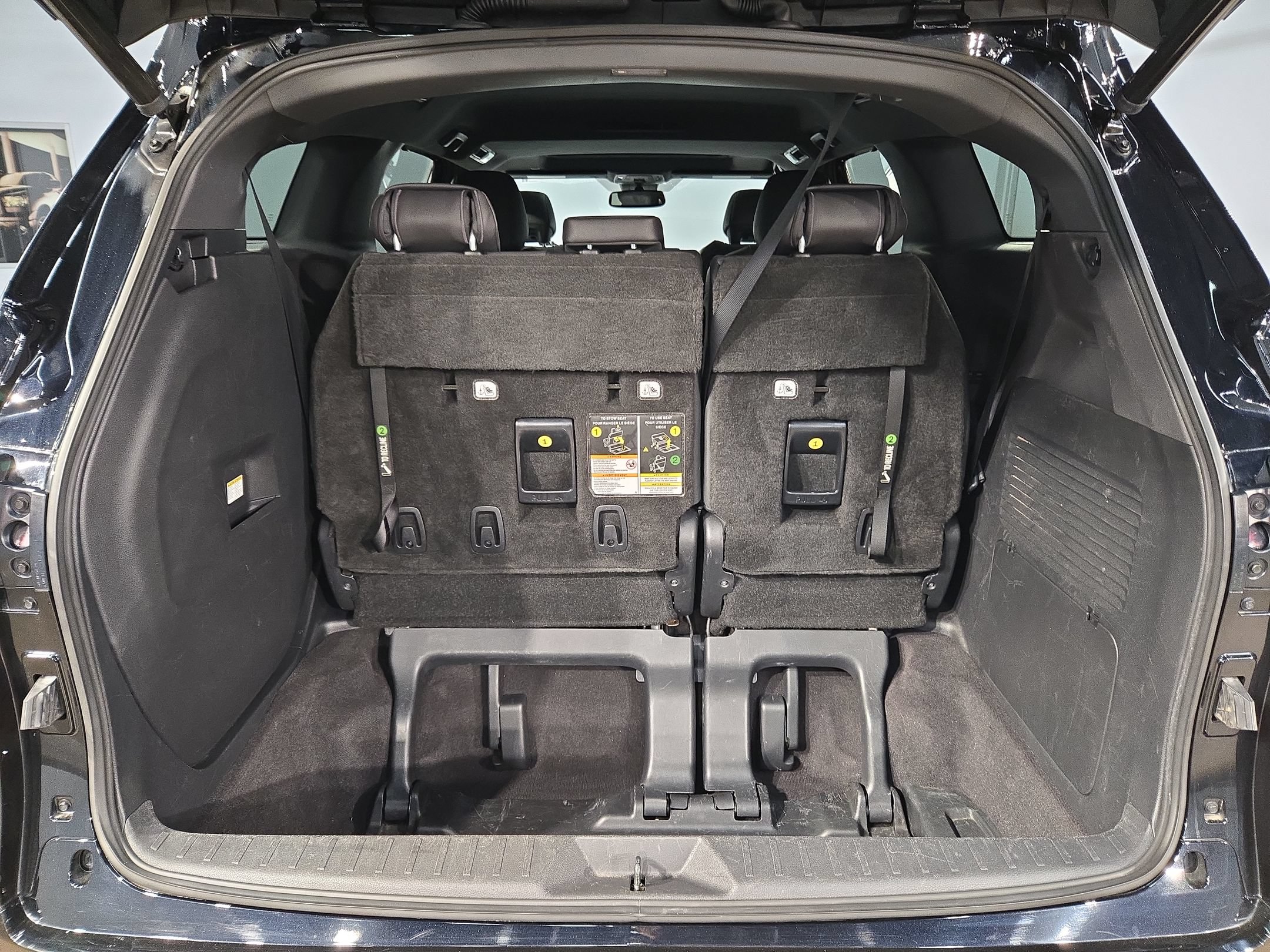 Used 2021 Toyota Sienna XSE FWD image 18