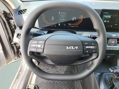 New 2026 Kia K4 FWD image 30