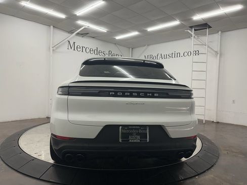 Used 2024 Porsche Cayenne Coupe image 6