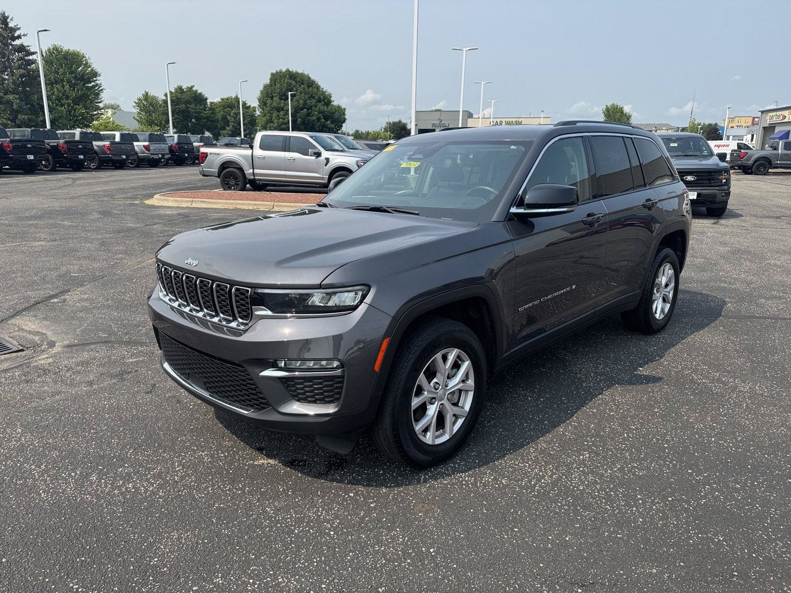 Used 2022 Jeep Grand Cherokee Limited AWD/4WD image 11